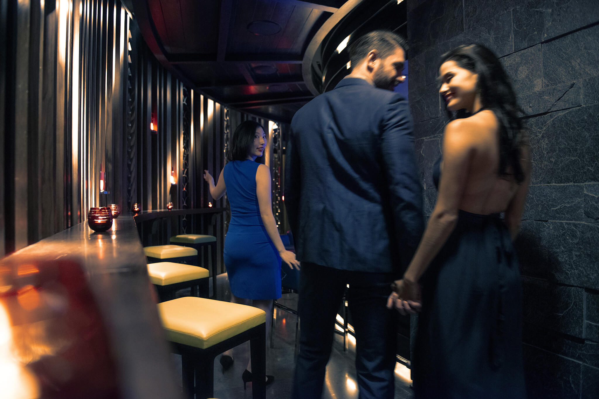 couple entering Hakkasan Mumbai